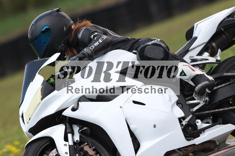Archiv-2022/13 25.04.2022 Plüss Moto Sport ADR/Freies Fahren/16